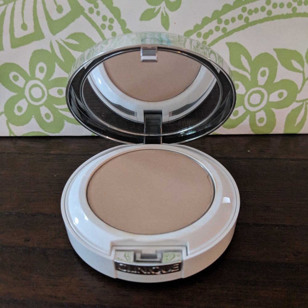 Clinique beyond perfecting powder